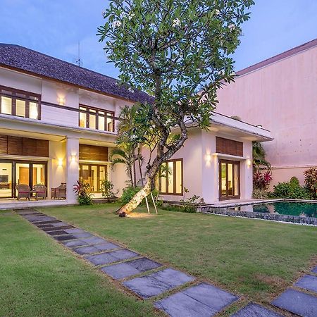 Bali Villa Lotus Семіньяк Екстер'єр фото