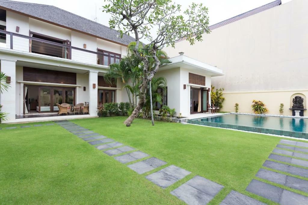 Bali Villa Lotus Семіньяк Екстер'єр фото